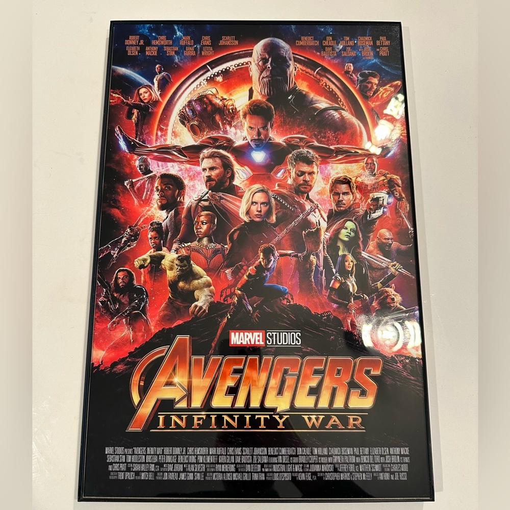 Framed Movie Poster - 17in x 11in - Avengers Infinity War